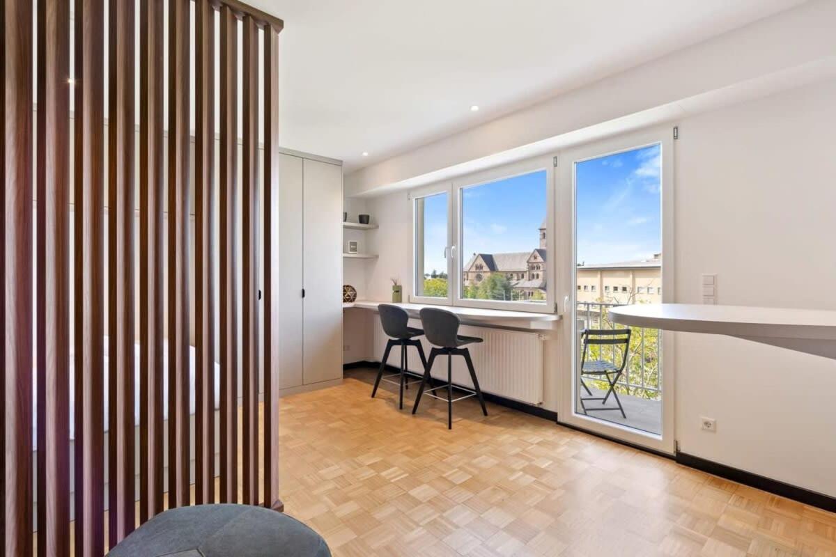 Sleek And Chic Studio In The Heart Of City